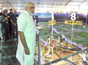 The Prime Minister, Shri Narendra Modi at Shauryanjali, a commemorative exhibition on Golden Jubilee of 1965 war, at India Gate, in New Delhi on September 17, 2015.