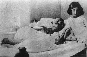 Gandhi_and_Indira_1924